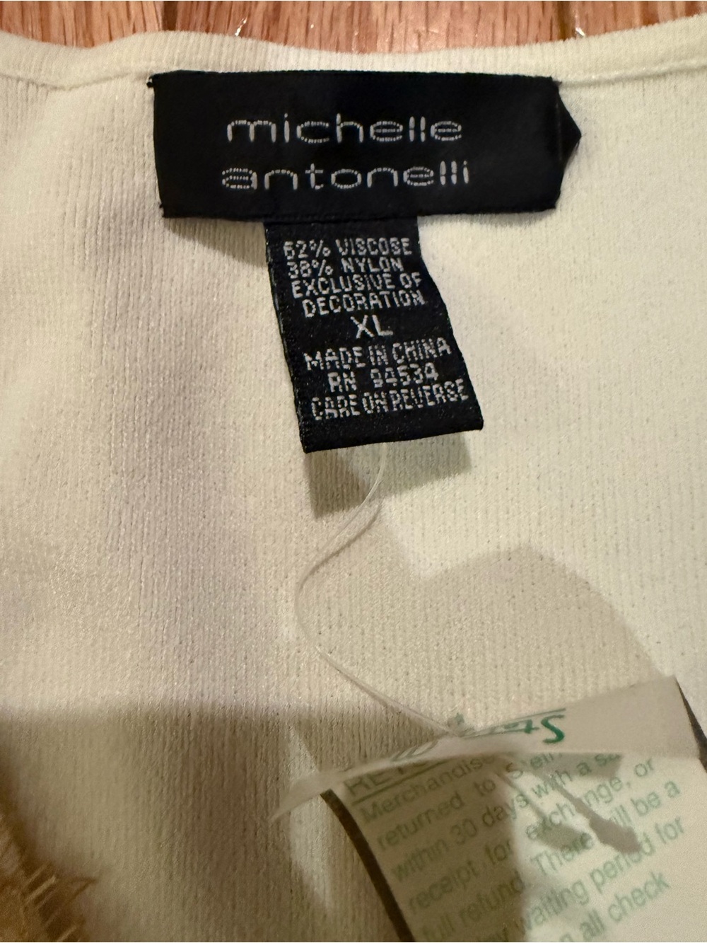 Michelle Antonelli Cream Embelisshed Sequin V-Neck Sleeveless Top - Picture 4 of 6